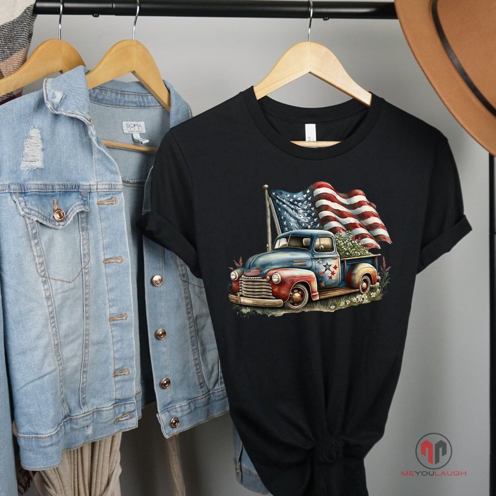 Old Truck With The American Flag Unisex Shirt